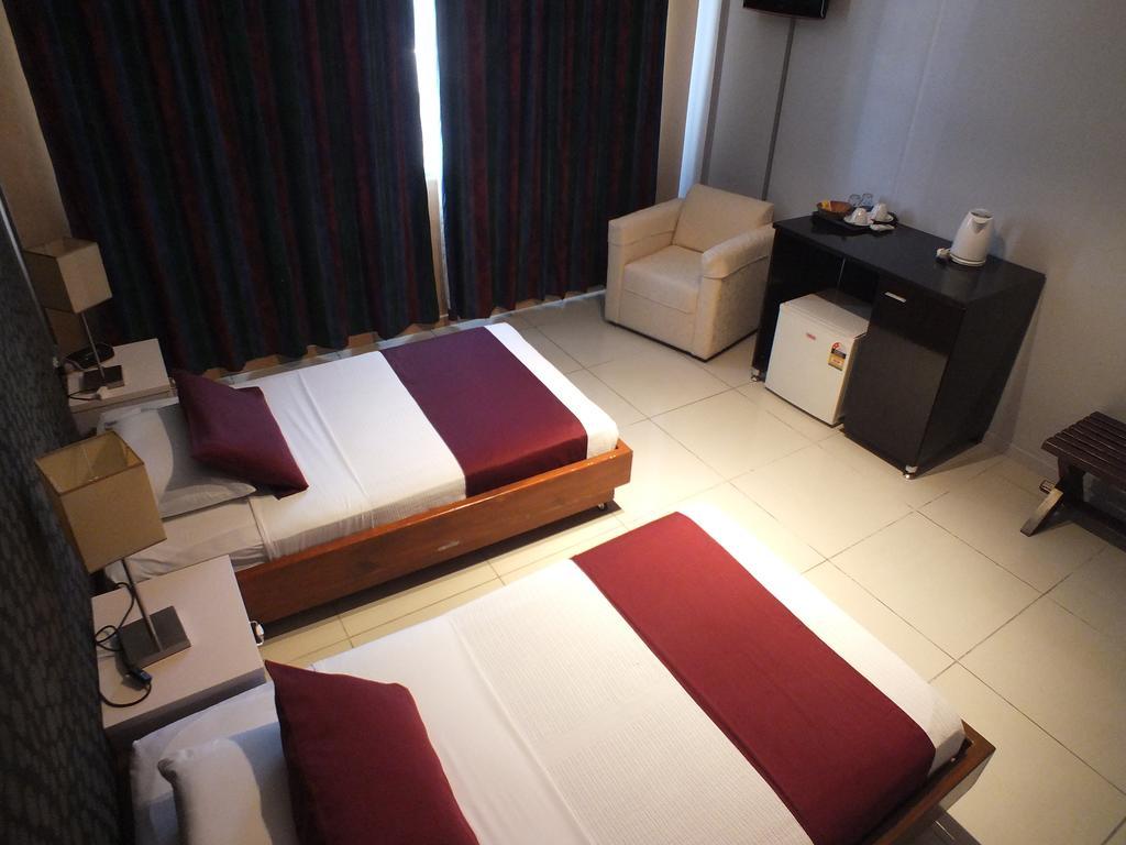 Hotel Olympic Port Vila Buitenkant foto
