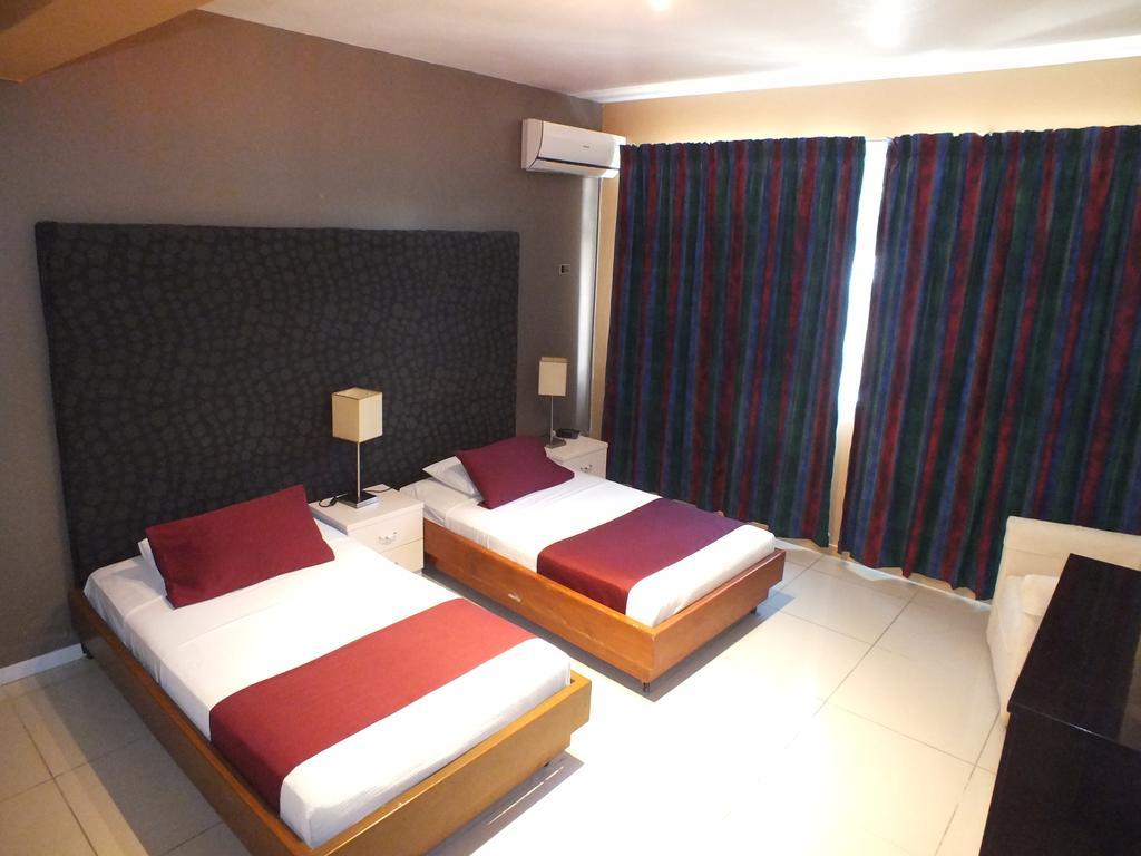 Hotel Olympic Port Vila Buitenkant foto