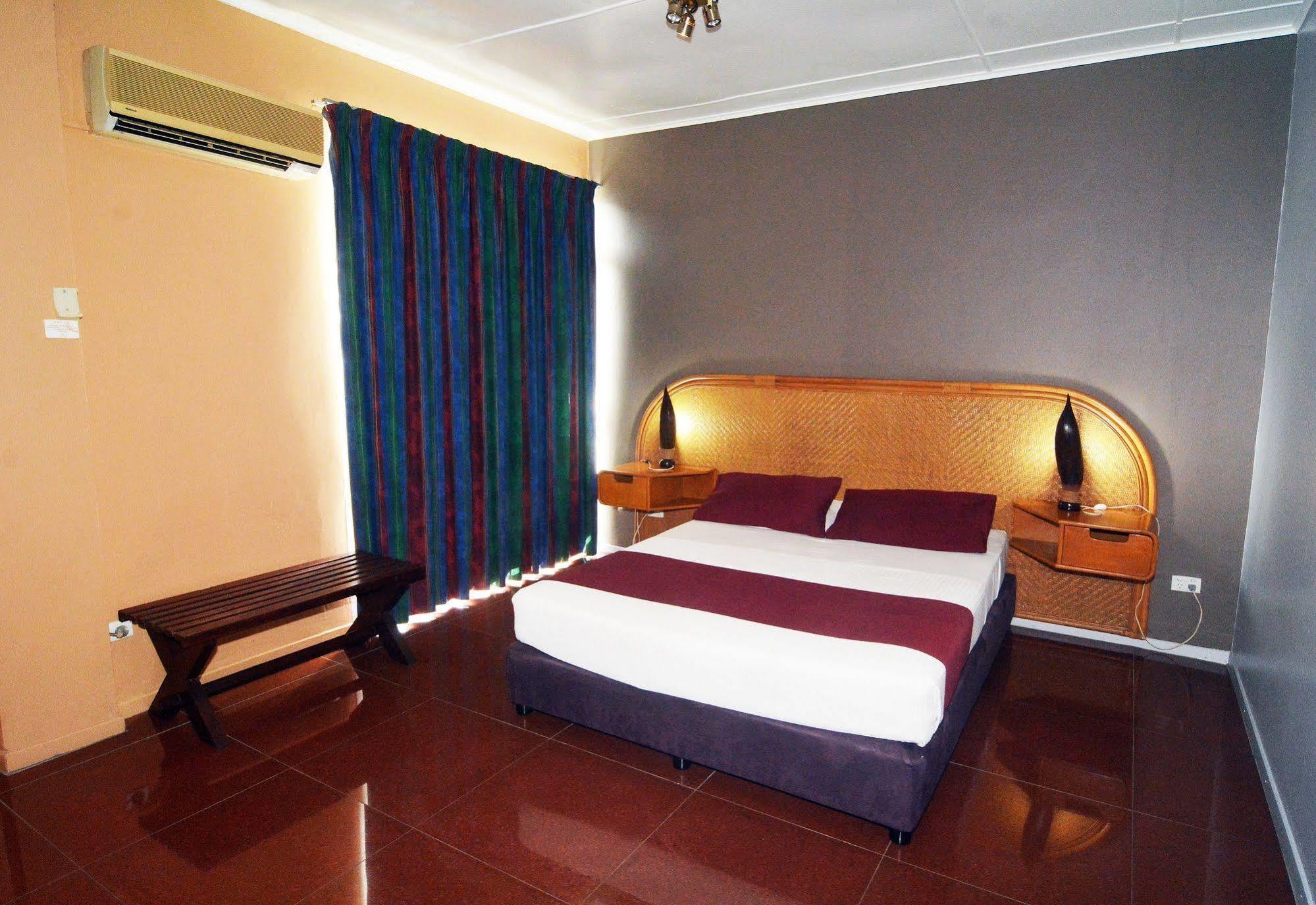 Hotel Olympic Port Vila Buitenkant foto