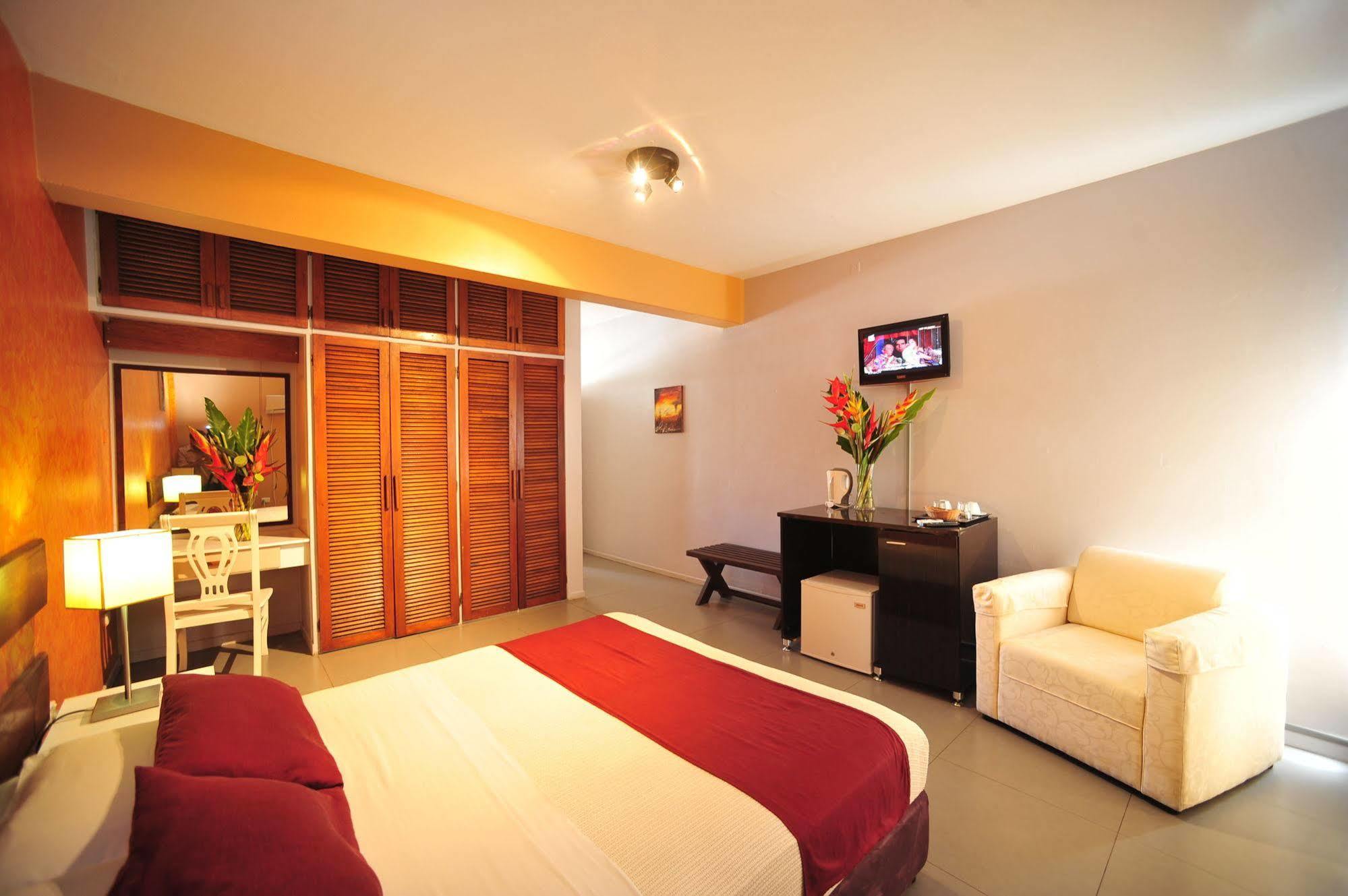 Hotel Olympic Port Vila Buitenkant foto