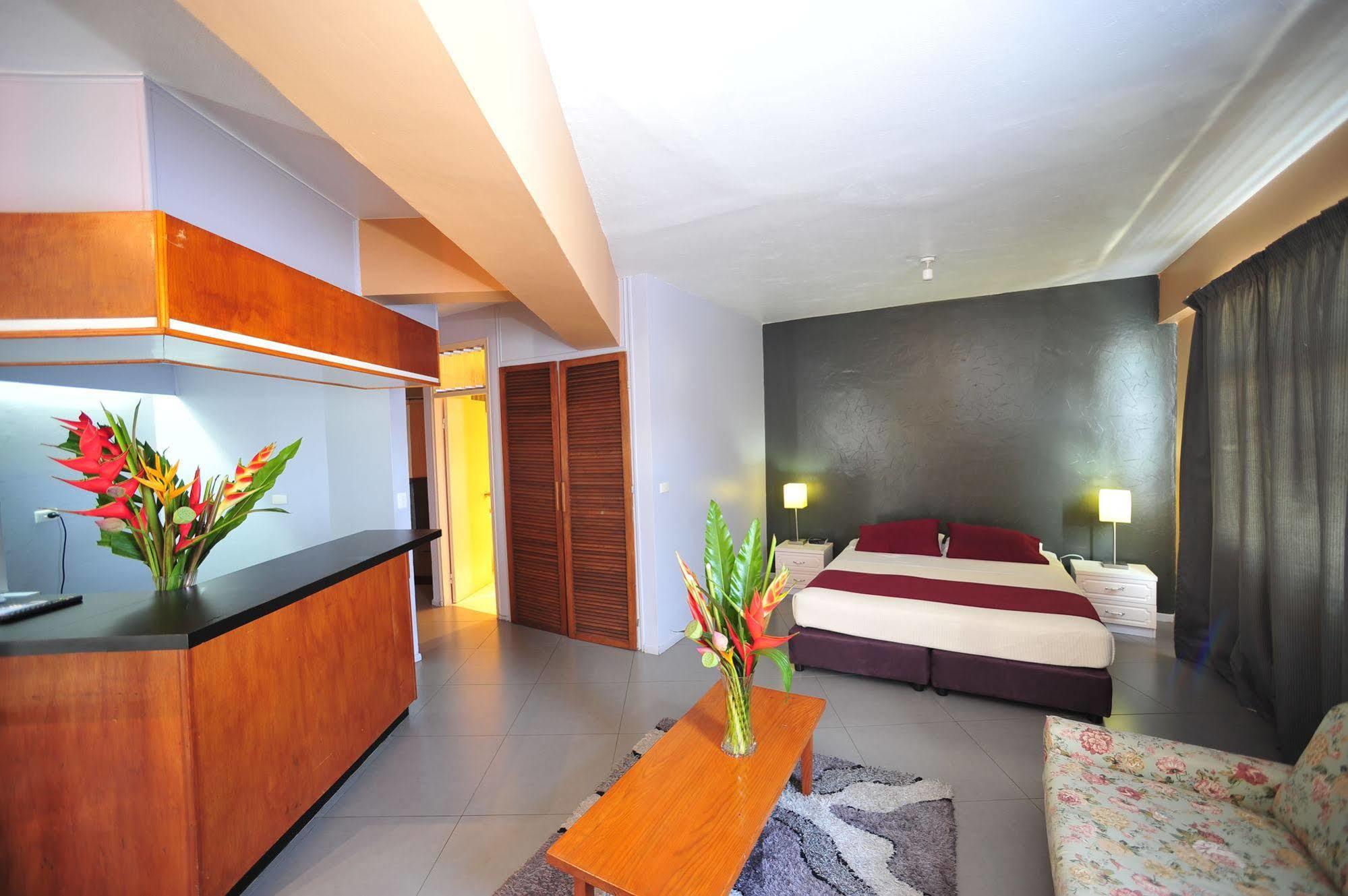 Hotel Olympic Port Vila Buitenkant foto