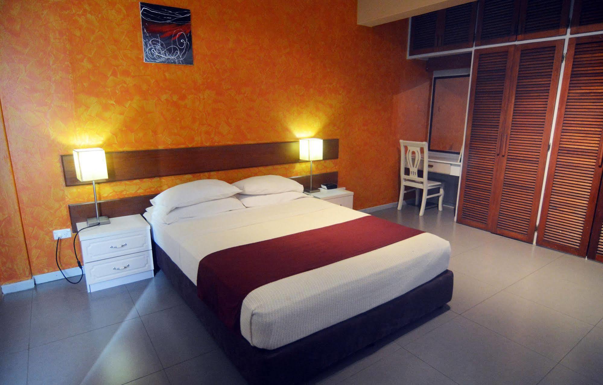 Hotel Olympic Port Vila Buitenkant foto